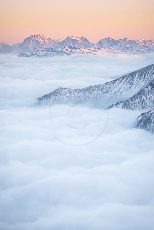 Mer de nuages au dessus de l'Italie©Pierre Barrot