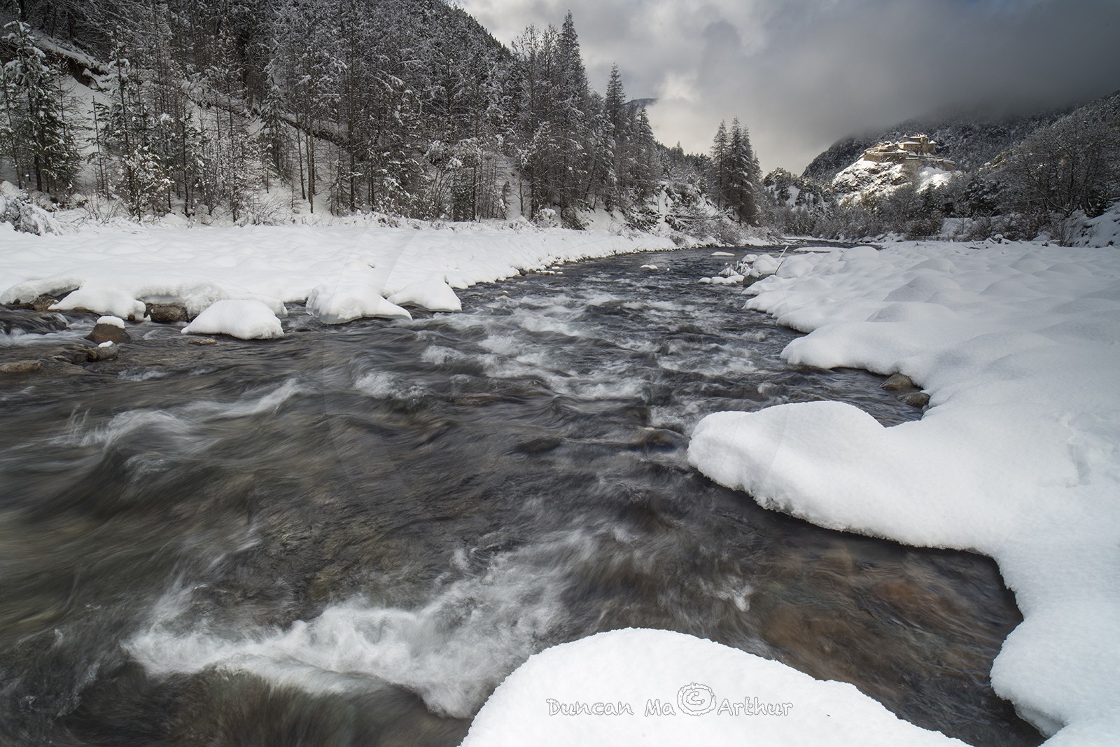Château Queyras et le Guil© Duncan MacArthur