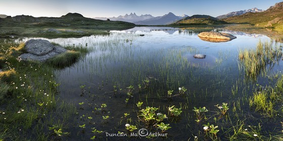 Le lac Guichard (Savoie) et les aiguilles d'Arve© Duncan MacArthur