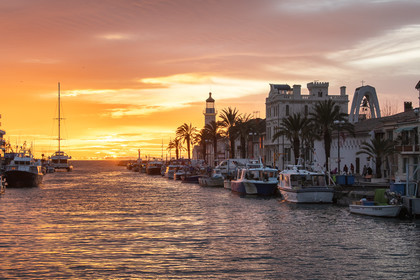 Port du Grau du roi (30) coucher de soleil en janvier©Pierre Barrot