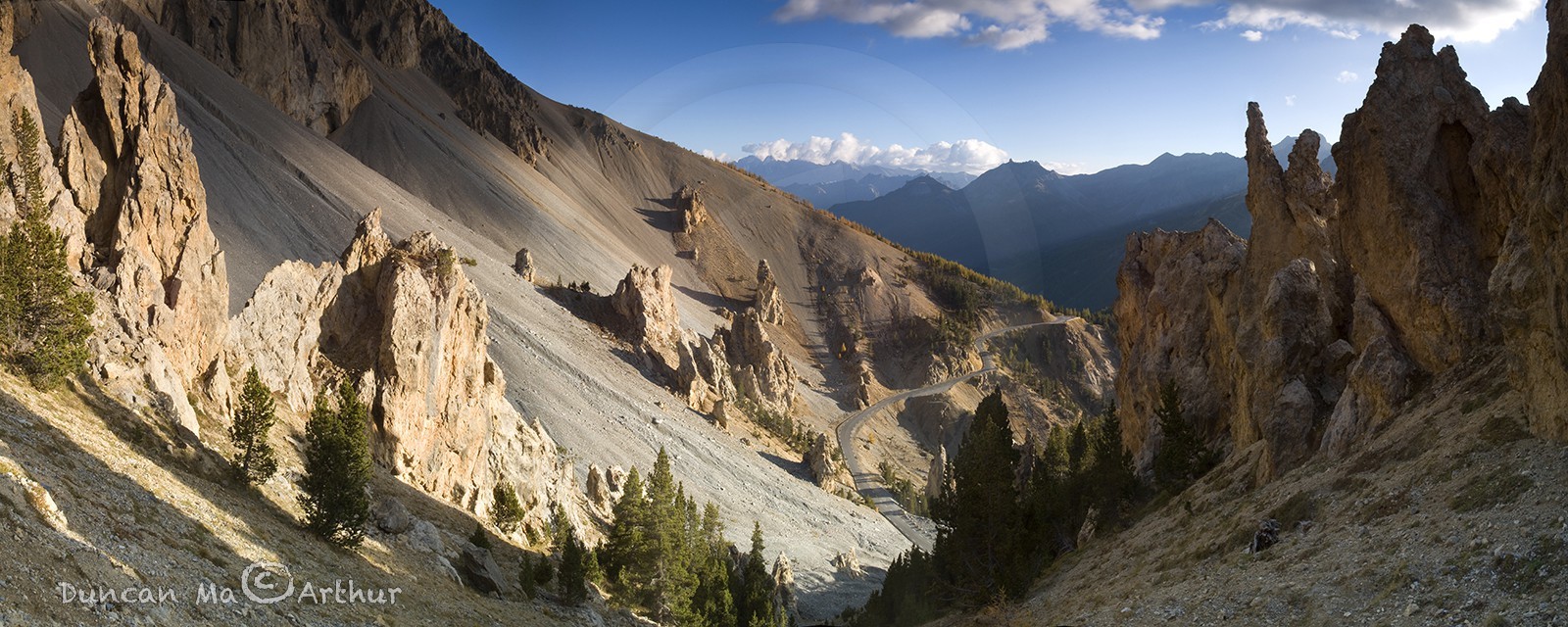 La Casse Déserte sur la route du col Izoard© Duncan MacArthur