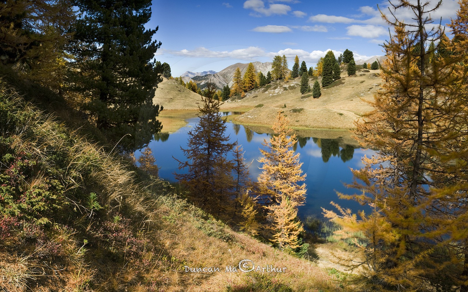 Automne sur le lac Miroir© Duncan MacArthur