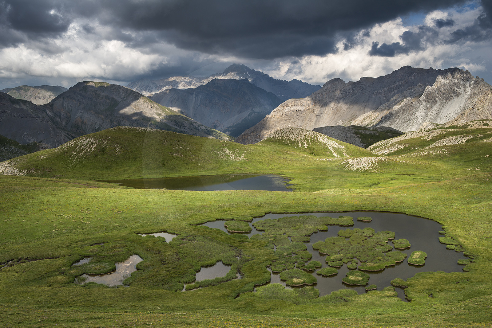 Le lac de Cogour au col Néal, au fond le pic de Rochebrune© Duncan MacArthur