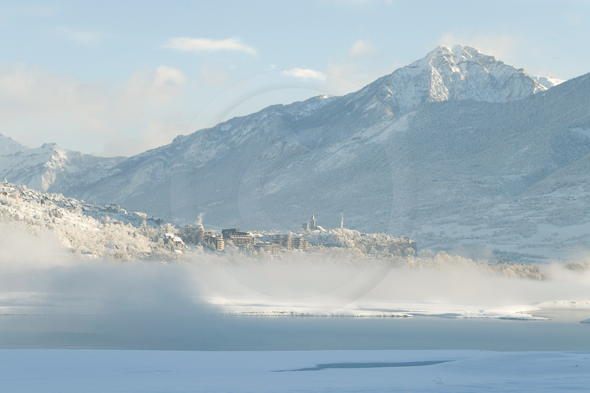 Embrun sous la neige ©Pierre Barrot