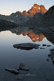 Le lac de Clot Sablé et le mont Viso© Duncan MacArthur