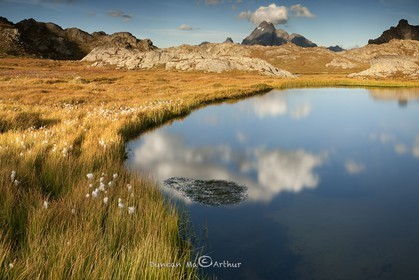 Lac de Longet (Haute Ubaye) et le mont Viso© Duncan MacArthur