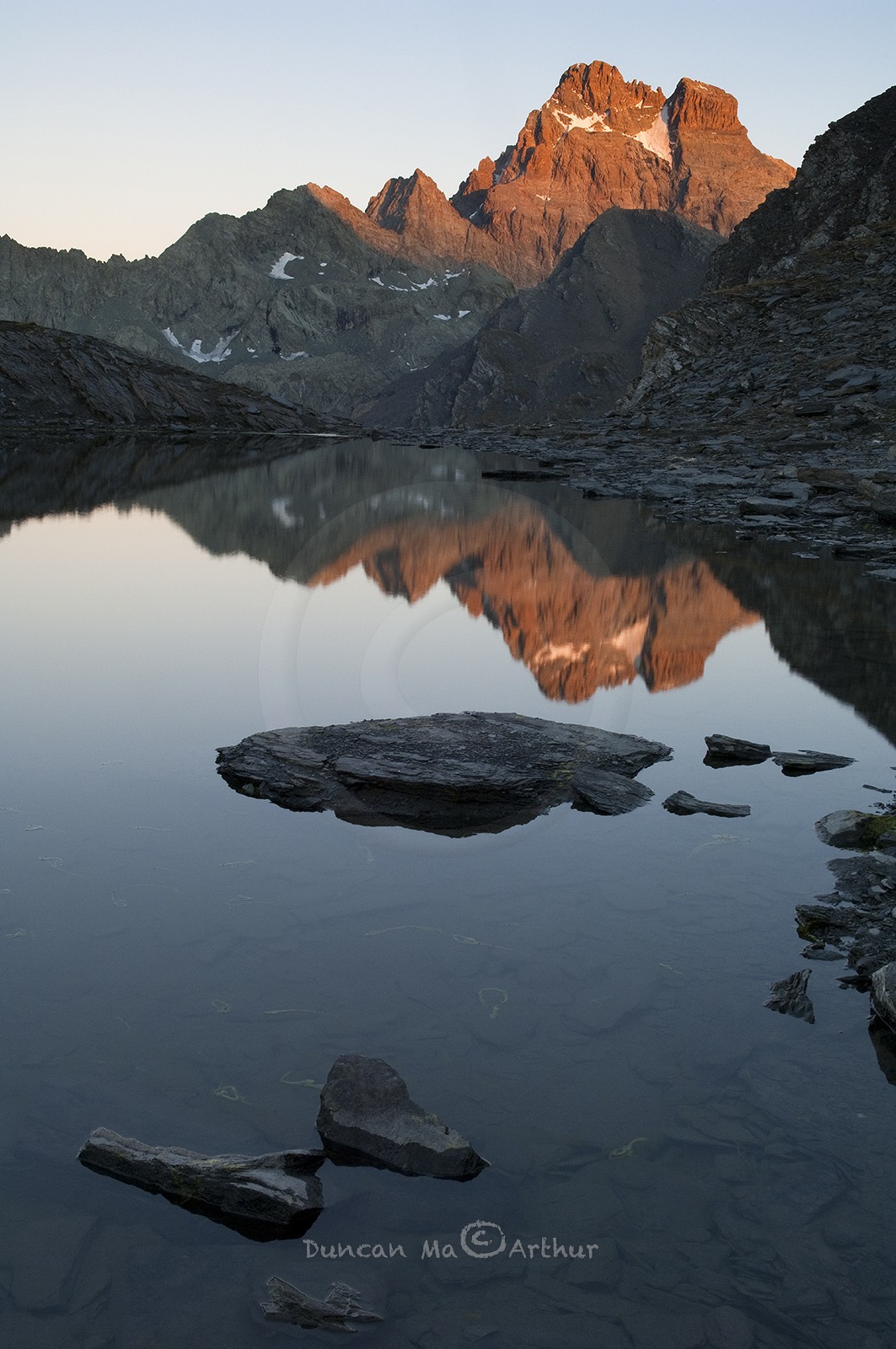 Le lac de Clot Sablé et le mont Viso© Duncan MacArthur